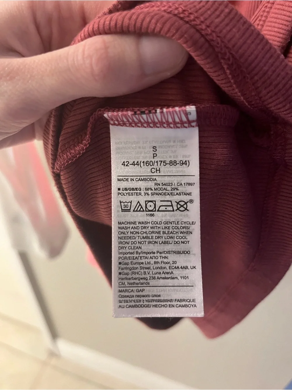 Set of (3) GAP Ribbed Cropped Tank Tops - Picture 9 of 9